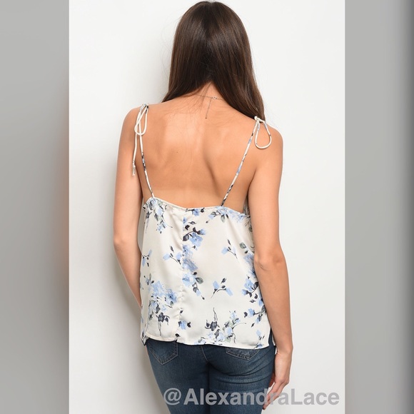 LAST 1 ✨Cream Floral Cami ✨ - Picture 2 of 3